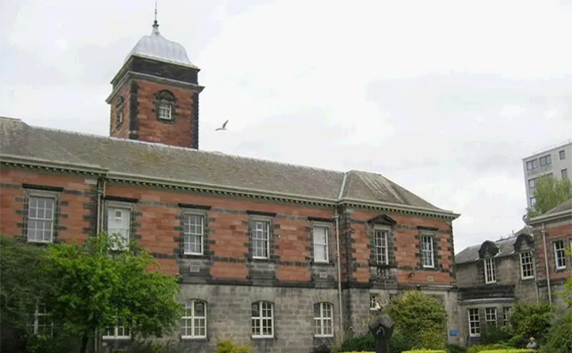 邓迪大学