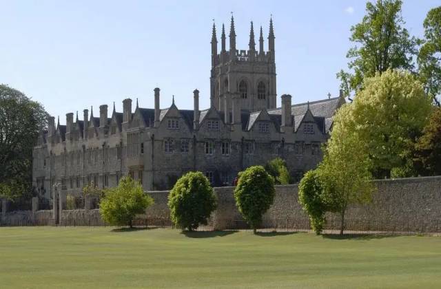英国约克圣约翰大学申请条件和申请材料