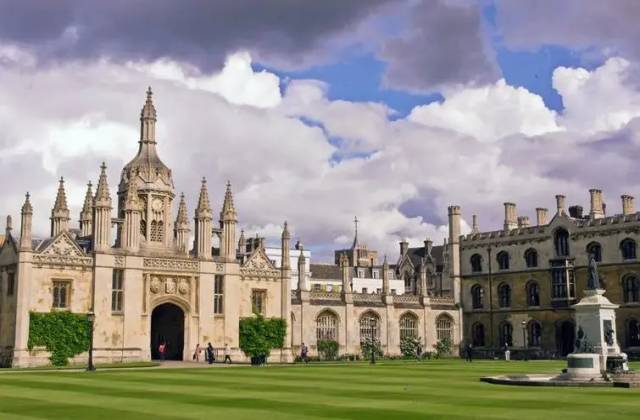 英国伦敦大学学院的教学水平和实力怎么样？