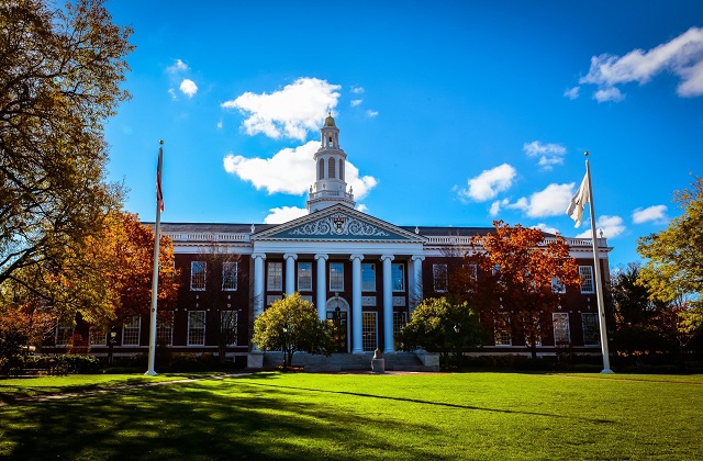 美国哈佛大学申请条件及费用