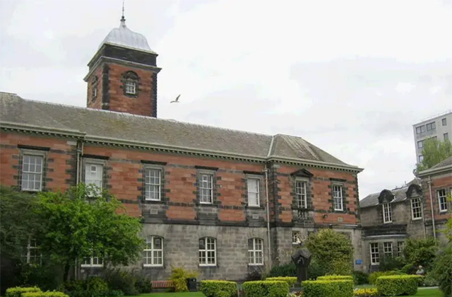 英国邓迪大学申请条件及费用