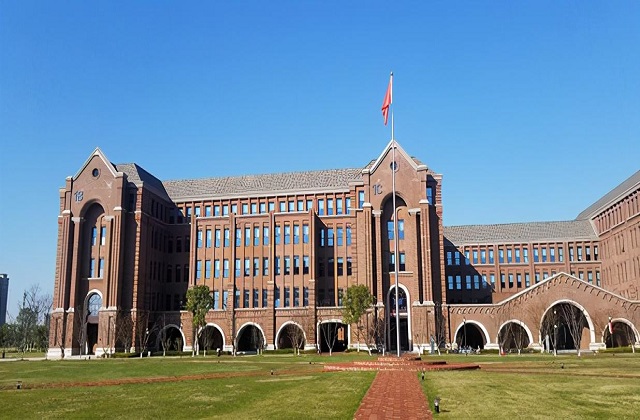 美国伊利诺伊大学香槟分校怎么样？