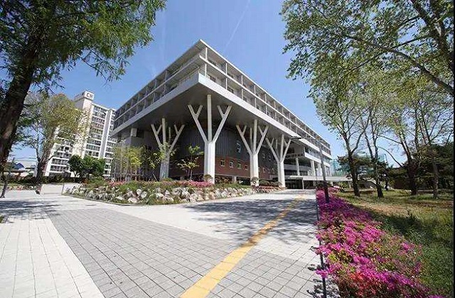 2022年韩国江原大学QS世界排名