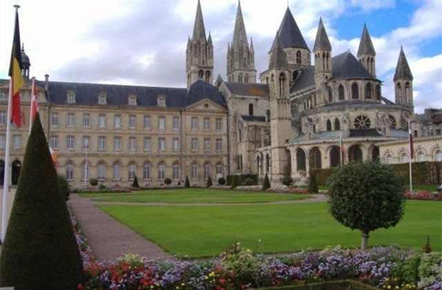 2017-2022年瑞士洛桑大学QS世界排名