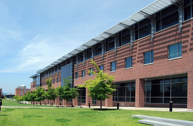 2017-2023年美国伦斯勒理工大学QS世界排名